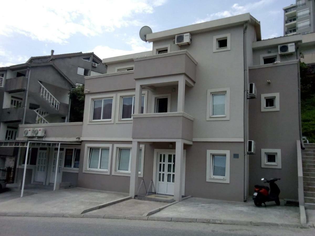 Apartments Grubor Budva Bagian luar foto
